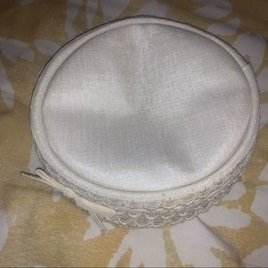 Cream Vintage 1960s Pillbox Hat
